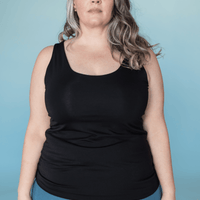 Camisole noire en bambou, fabriquée au Québec.