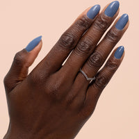 Vernis à ongles - broue dans l'toupet