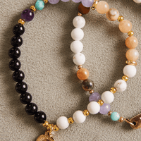 Bracelet de pierres semi-précieuses avec breloque Mandala fait au Québec.