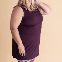 Camisole longue de yoga en bambou merlot fabriquée au Québec.