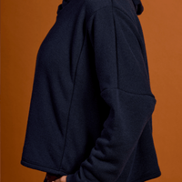 haut douillet à capuchon noir