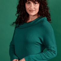 tunique fluide à manches longues et avec un col drapé