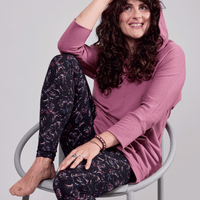 Tunique décontractée avec capuchon et col en V