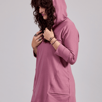 Tunique décontractée avec capuchon et col en V