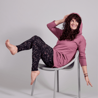 Tunique décontractée avec capuchon et col en V