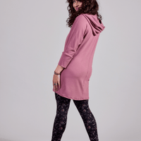 Tunique décontractée avec capuchon et col en V