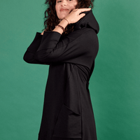 Tunique décontractée avec capuchon et col en V