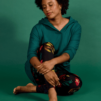 Tunique décontractée avec capuchon et col en V