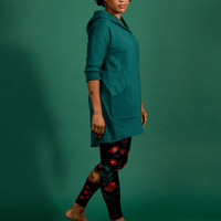 Tunique décontractée avec capuchon et col en V