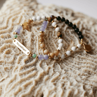 Bracelet mala de pierres semi-précieuses avec breloque Magnifique en or rose, fabriqué au Québec.