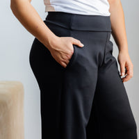 Pantalon large noir habillé pour femme fabriqué au Québec