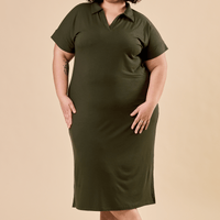 Robe avec col polo et longueur midi romarin