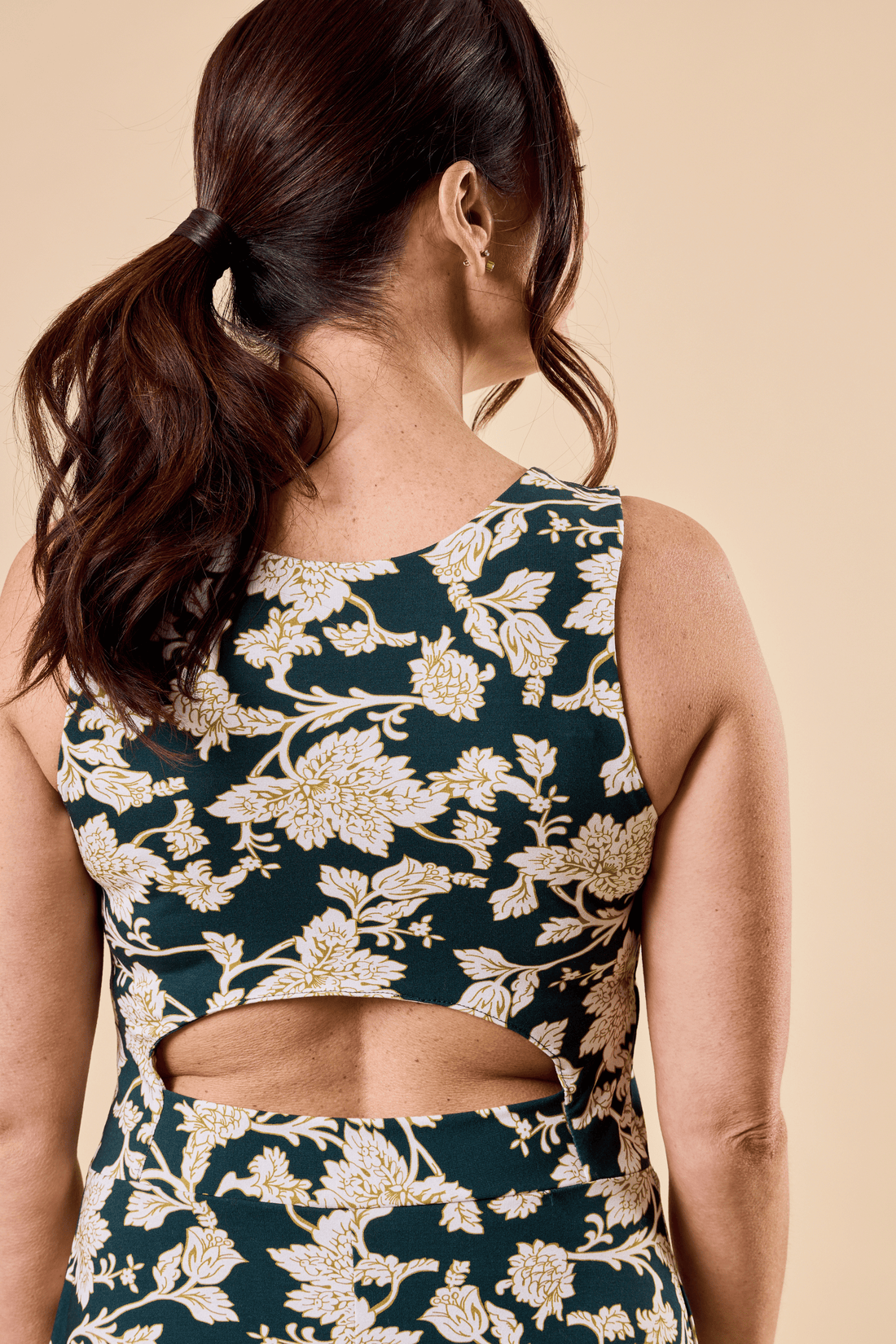 Robe longue à dos ouvert opulence