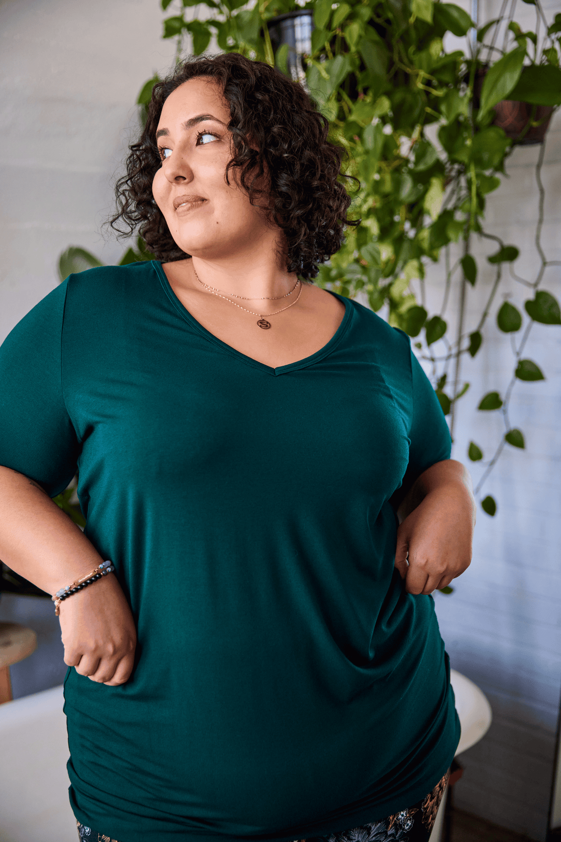 Haut essentiel col V - vert chasseur