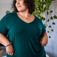 Haut essentiel col V - vert chasseur