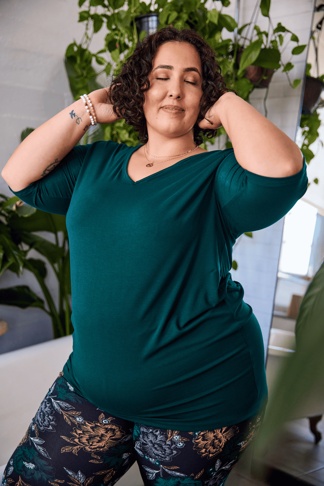 Haut essentiel col V - vert chasseur