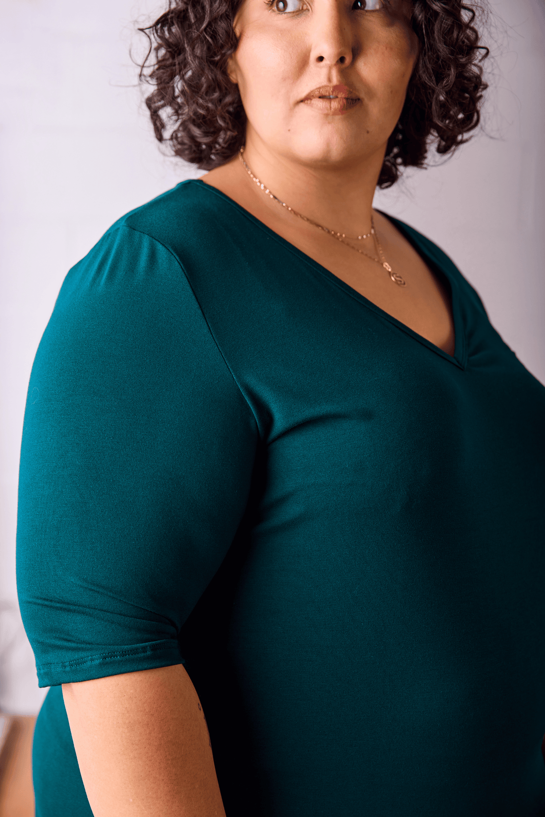 Haut essentiel col V - vert chasseur