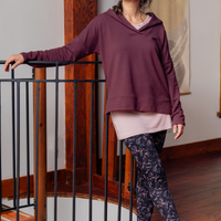 Chandail moelleux à capuchon - cassis