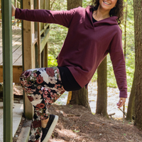 Chandail moelleux à capuchon - cassis