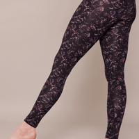 Legging à motifs fleuris mauve et rose, fait au Québec, Canada.