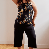 Capri pour femme jambe évasée noir fabriqué au Québec.
