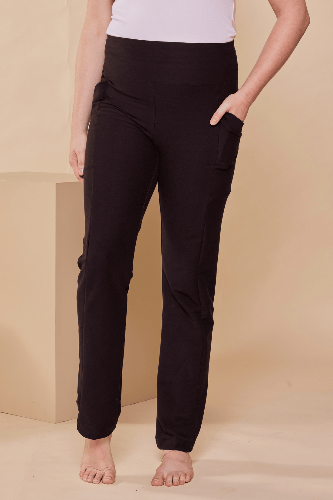 Pantalon effet denim jambe droite avec poches forêt noire