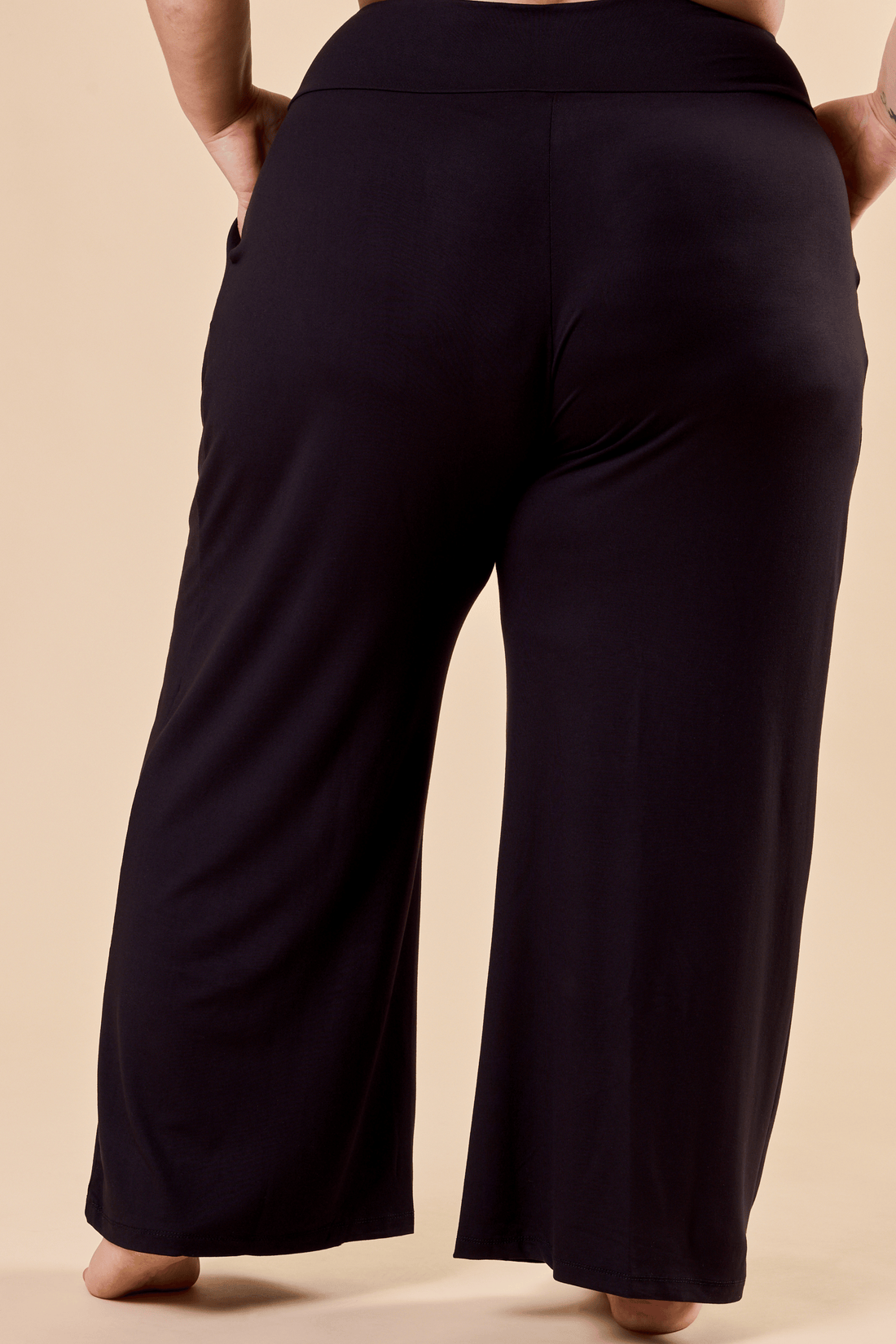 Pantalon large à plis creux - noir