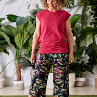 T-shirt rouge manches courtes pour femme fabriqué au Québec.