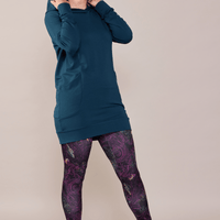 Tunique en molleton émeraude à manches longues avec poches et capuchon fait au Québec, Canada