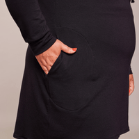 Tunique en molleton noir avec poches et col à cordons