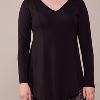 Tunique fluide asymétrique noire à manches longues avec col en V