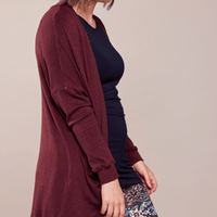 Veste cocon en tricot léger avec poches rouge bourgogne