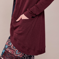 Veste cocon en tricot léger avec poches rouge bourgogne