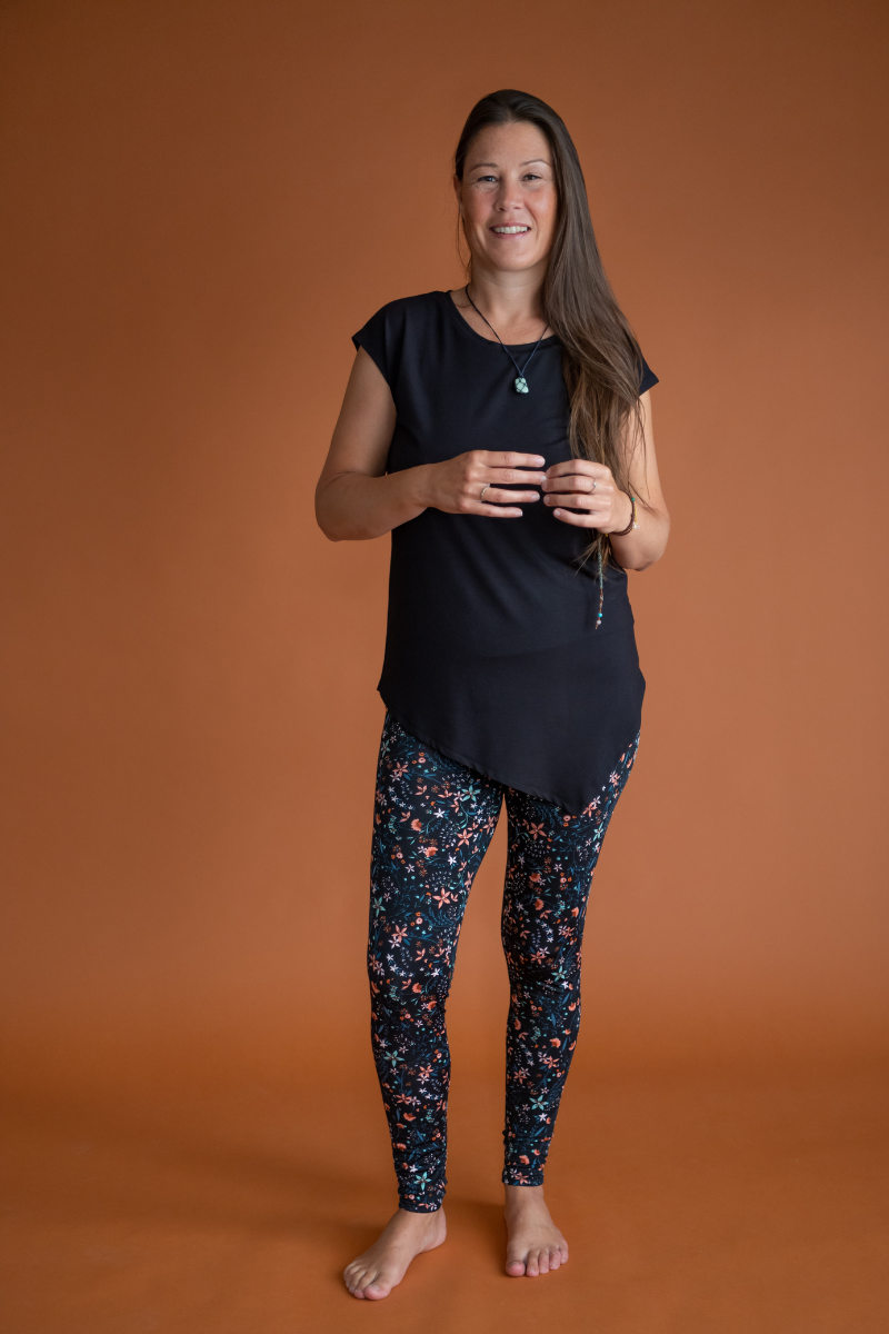 Legging confortable à motifs fleuris fabriqué au Québec.