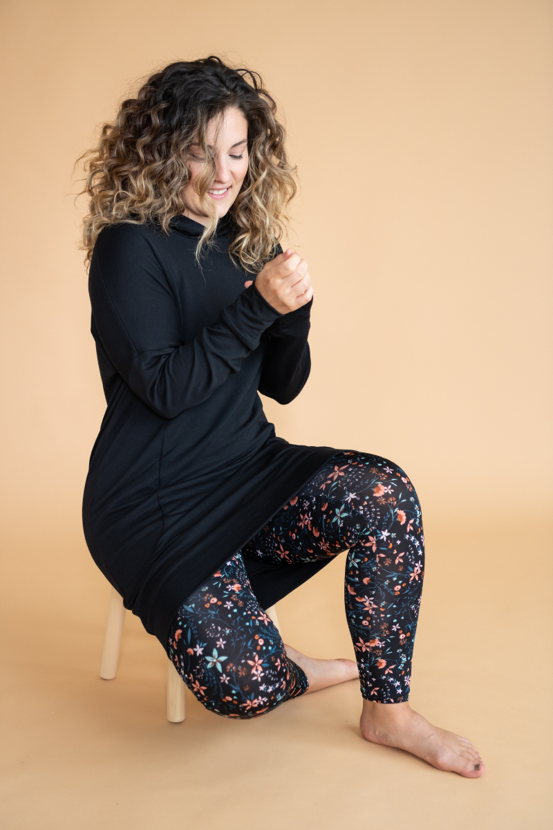 Legging confortable à motifs fleuris fabriqué au Québec.