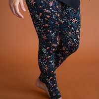 Legging confortable à motifs fleuris fabriqué au Québec.