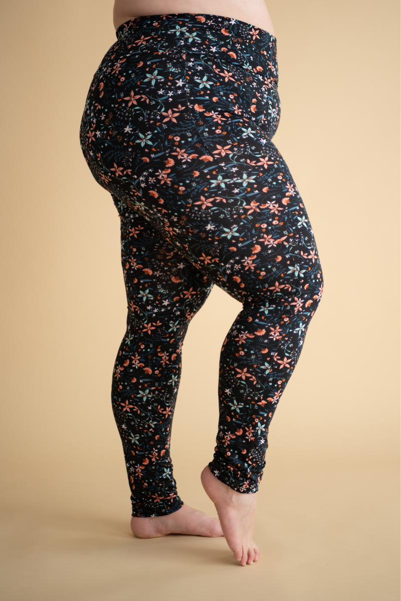Legging confortable à motifs fleuris fabriqué au Québec.