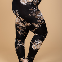 Legging confortable taille haute à motifs fleuris noir, beige et crème fabriqué au Québec.