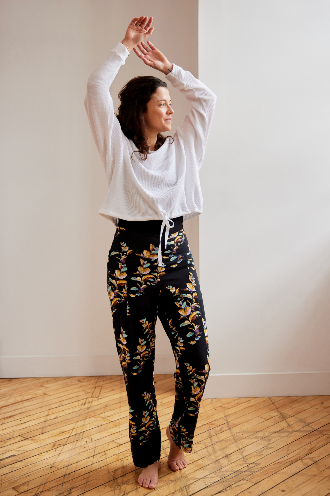 Pantalon tout-aller à motifs avec poches pour femmes fabriqué au Québec.