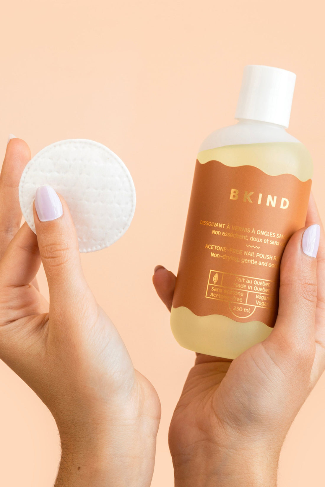 Dissolvant à vernis à ongles sans acétone