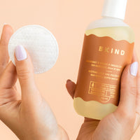 Dissolvant à vernis à ongles sans acétone