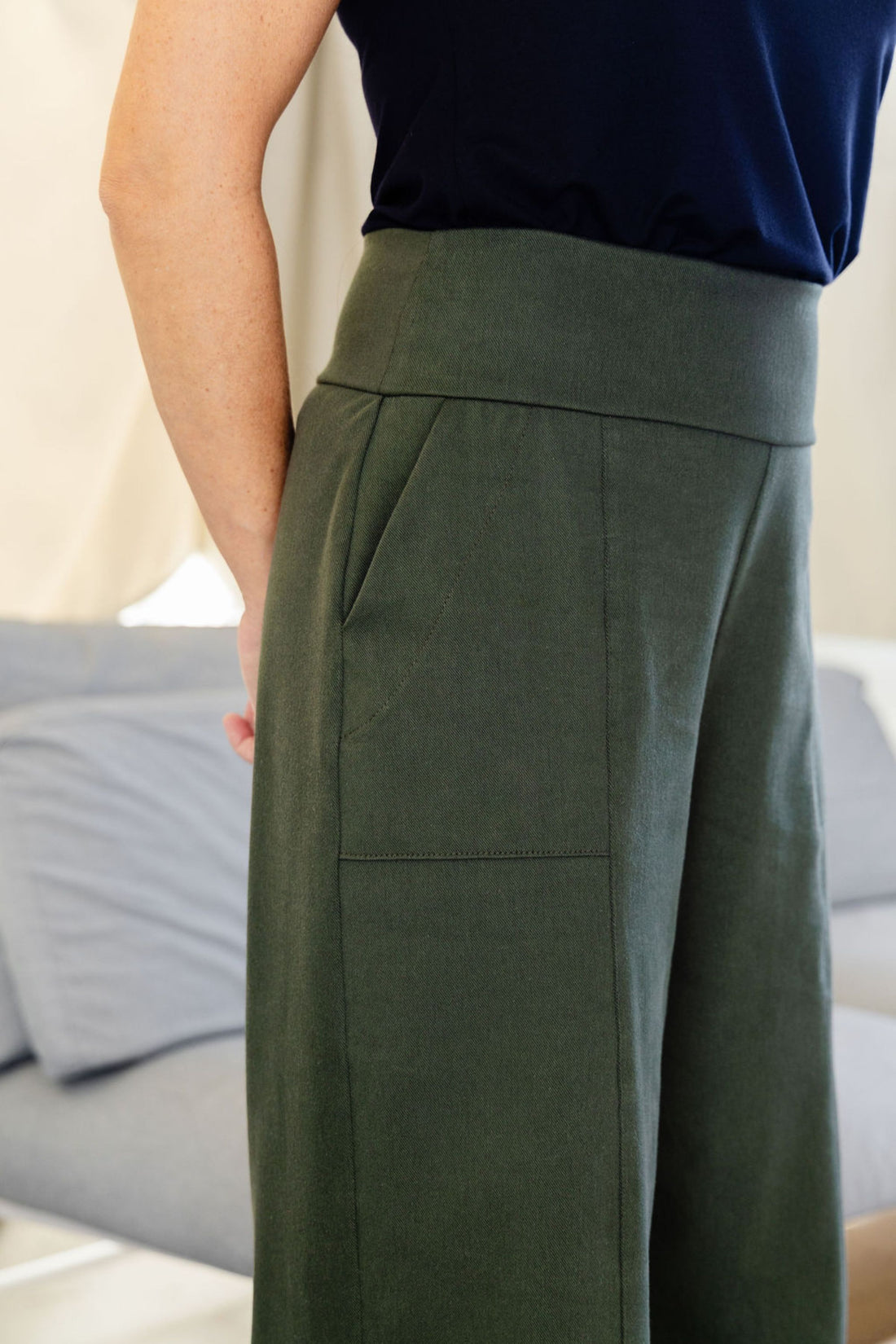 Pantalon effet denim évasé 7/8 - matcha