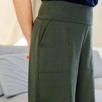 Pantalon effet denim évasé 7/8 - matcha