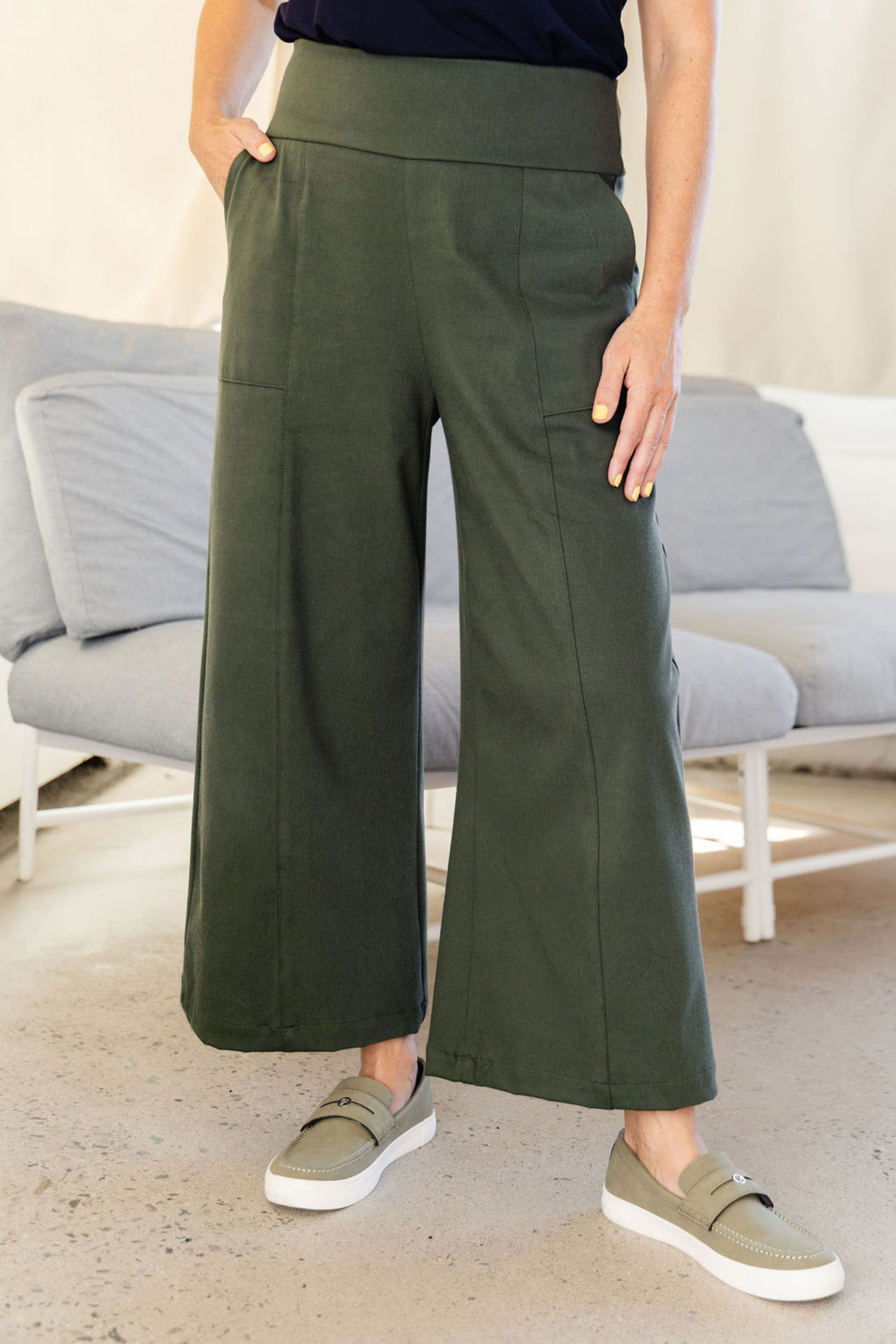 Pantalon effet denim évasé 7/8 - matcha