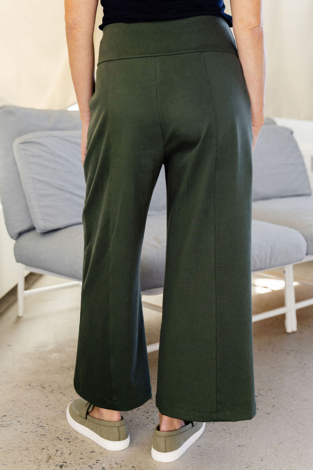 Pantalon effet denim évasé 7/8 - matcha