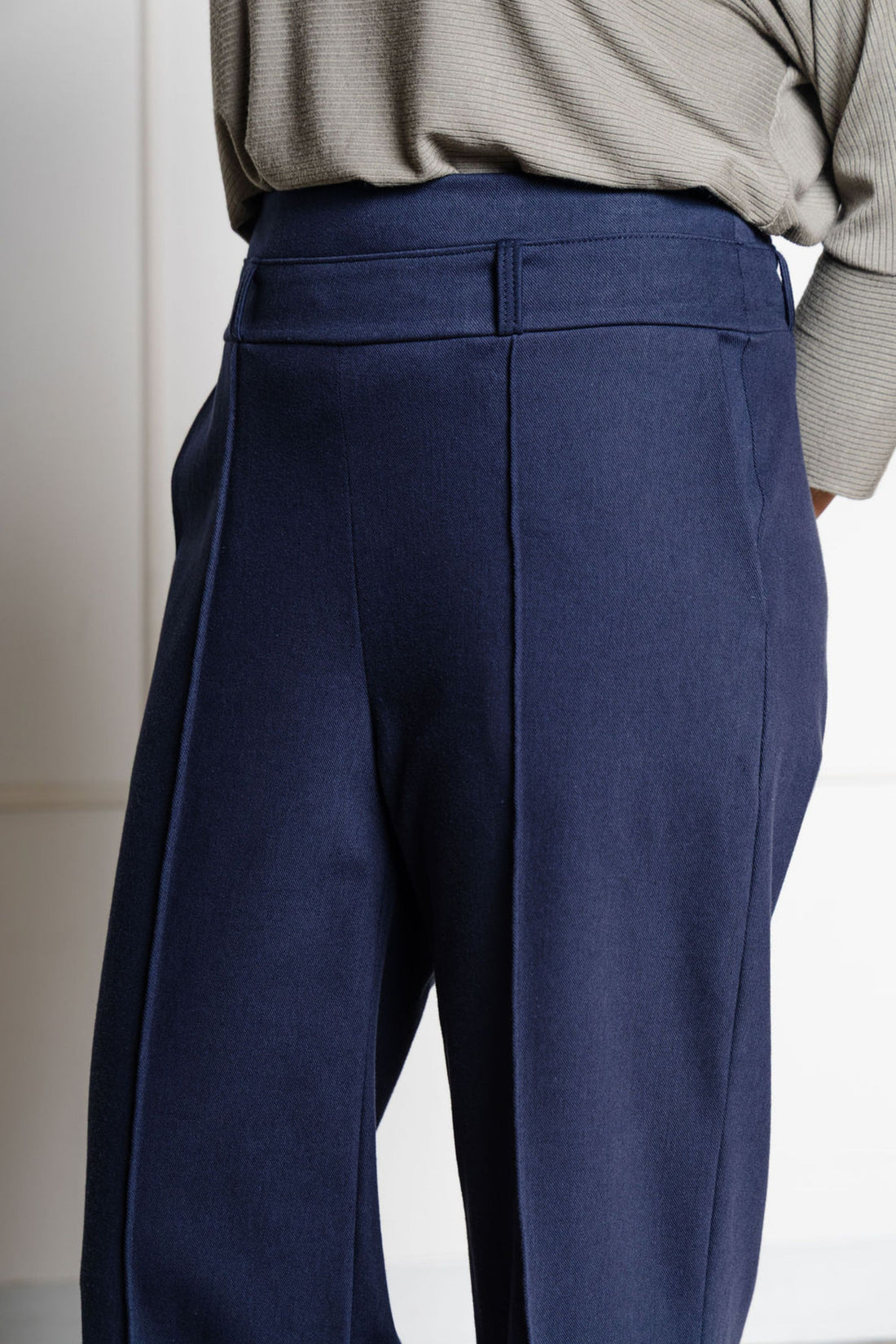 Pantalon effet denim évasé structuré - minuit