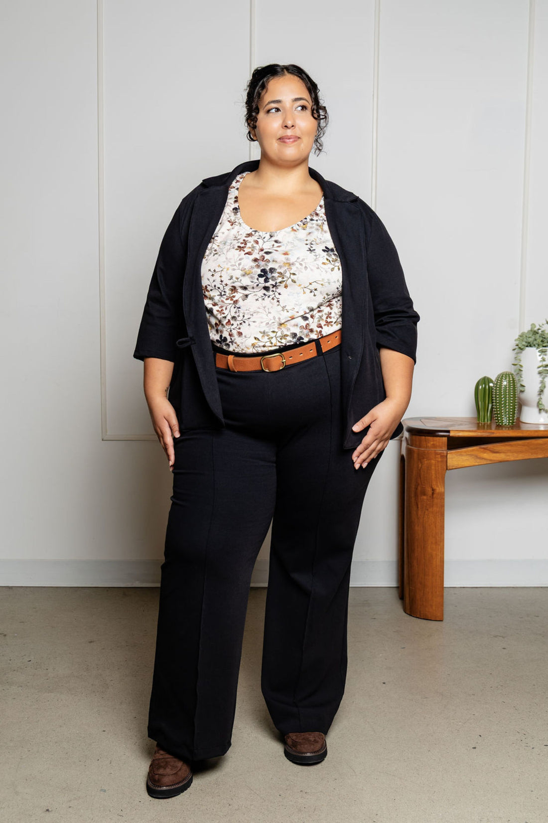 Pantalon effet denim évasé structuré - noir