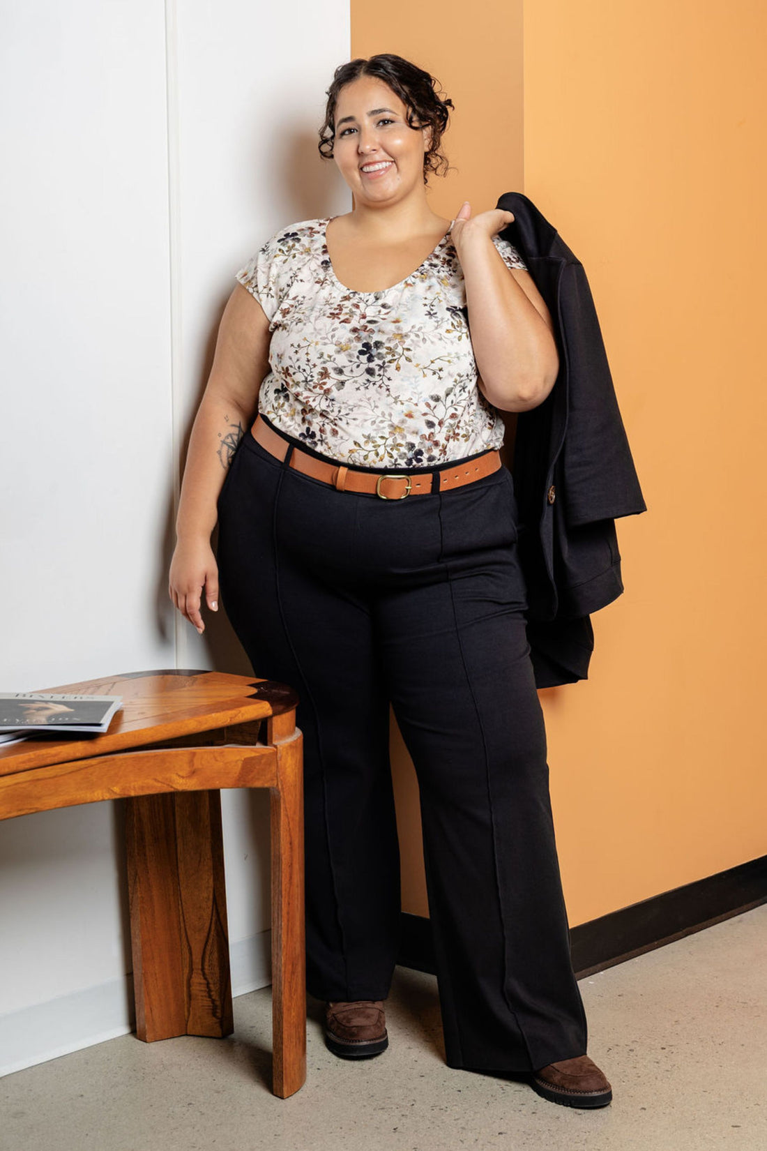 Pantalon effet denim évasé structuré - noir