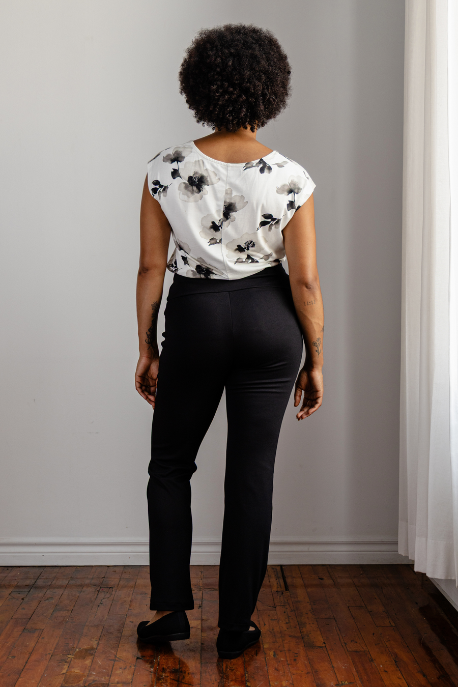 Pantalon habillé avec poches jambe droite - noir