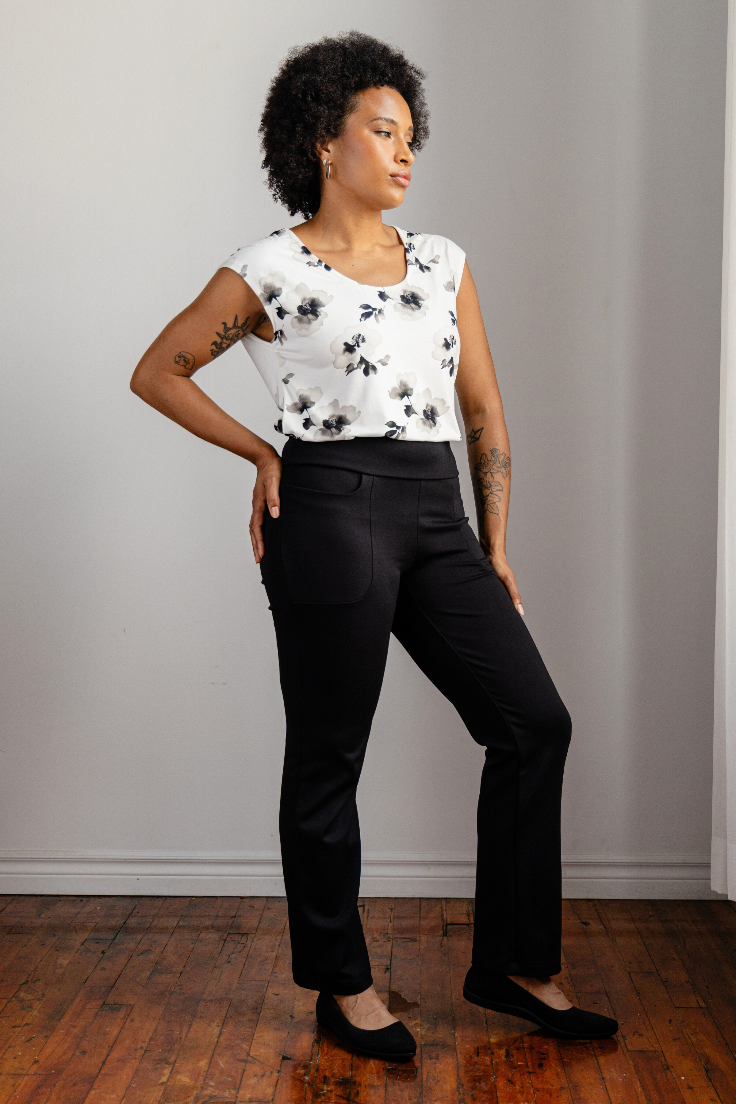 Pantalon habillé avec poches jambe droite - noir
